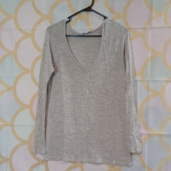 American Eagle Outfitters Ladies XS Lightweight V Neck Knit Sweater Light Grey - Picture 3 of 7